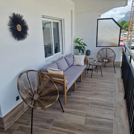 Waterfront 3 Bed Apartment, 90m From The Apartamento