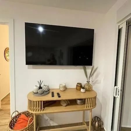 Apartamento Waterfront 3 Bed Apartment, 90m From The *