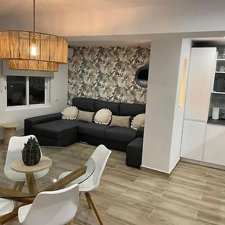 Waterfront 3 Bed Apartment, 90m From The * Platja de Larenal