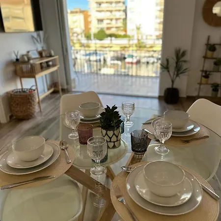Apartment Waterfront 3 Bed Apartment, 90m From The *