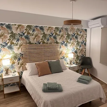 Waterfront 3 Bed Apartment, 90m From The Apartment Platja de Larenal