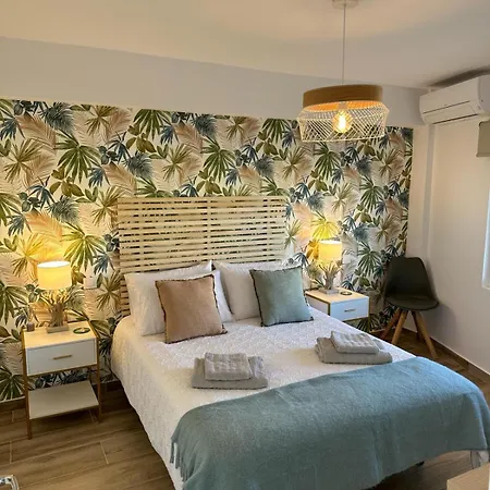 Waterfront 3 Bed Apartment, 90m From The *