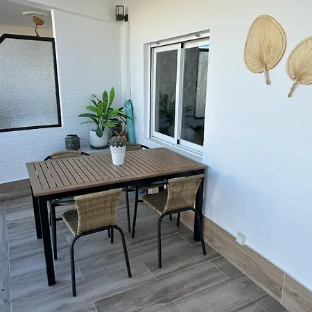 Waterfront 3 Bed Apartment, 90m From The
