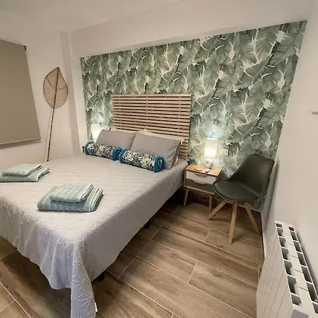 Waterfront 3 Bed Apartment, 90m From The *