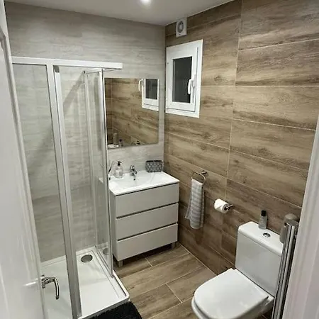 Waterfront 3 Bed Apartment, 90m From The Apartment