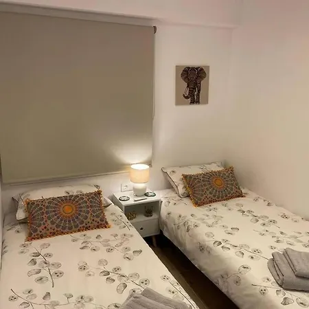Waterfront 3 Bed Apartment, 90m From The