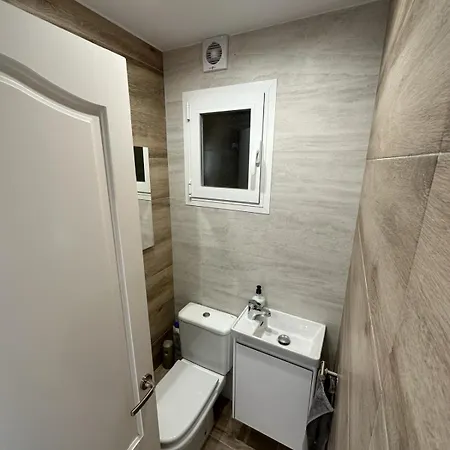 Waterfront 3 Bed Apartment, 90m From The Apartamento *